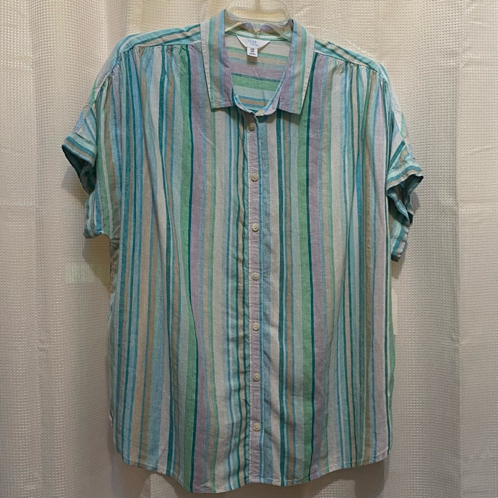 Ladies TIME AND TRU button up blouse